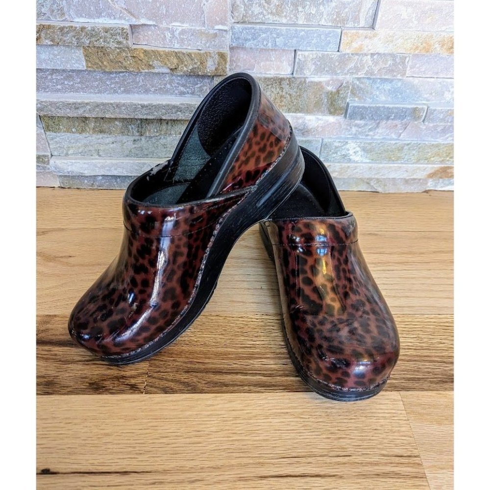 DANSKO PRO Tortoise Shell Patent Leather Brown Clog Womens 9